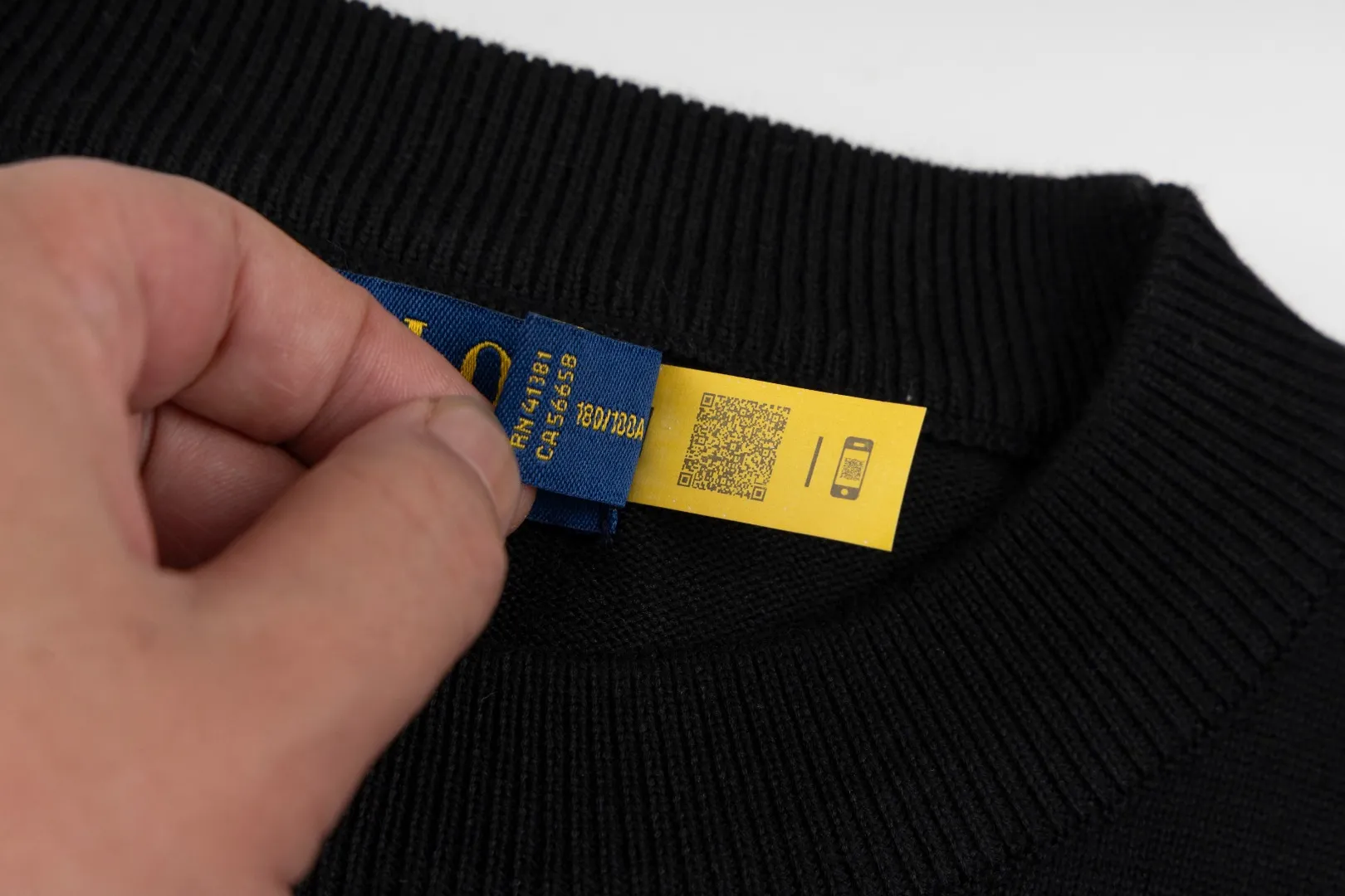 P206 #R80 Ralph Lauren Knitted Pony Embroidered Round Neck Pullover Sweater Official Website Synchronized Same Style for Men and Women Sizes: S-XL Color: White Blue Khaki Army Green Dark Gray Gray Navy Red Label Navy Blue White Label Black White Label Black Red Label Classic Cotton Yarn 100% White Cotton High Quality Goods Classic styles have always been popular! The workmanship details are very good! The simple round neck pullover sweater is always the standard, with classic brand embroidery on the chest! All major stars have the same style! Best for couples. High quality goods! Xinjiang cotton micro-elastic and smooth fabric has excellent quality. Pure cotton is soft and skin-friendly. Size: S M L